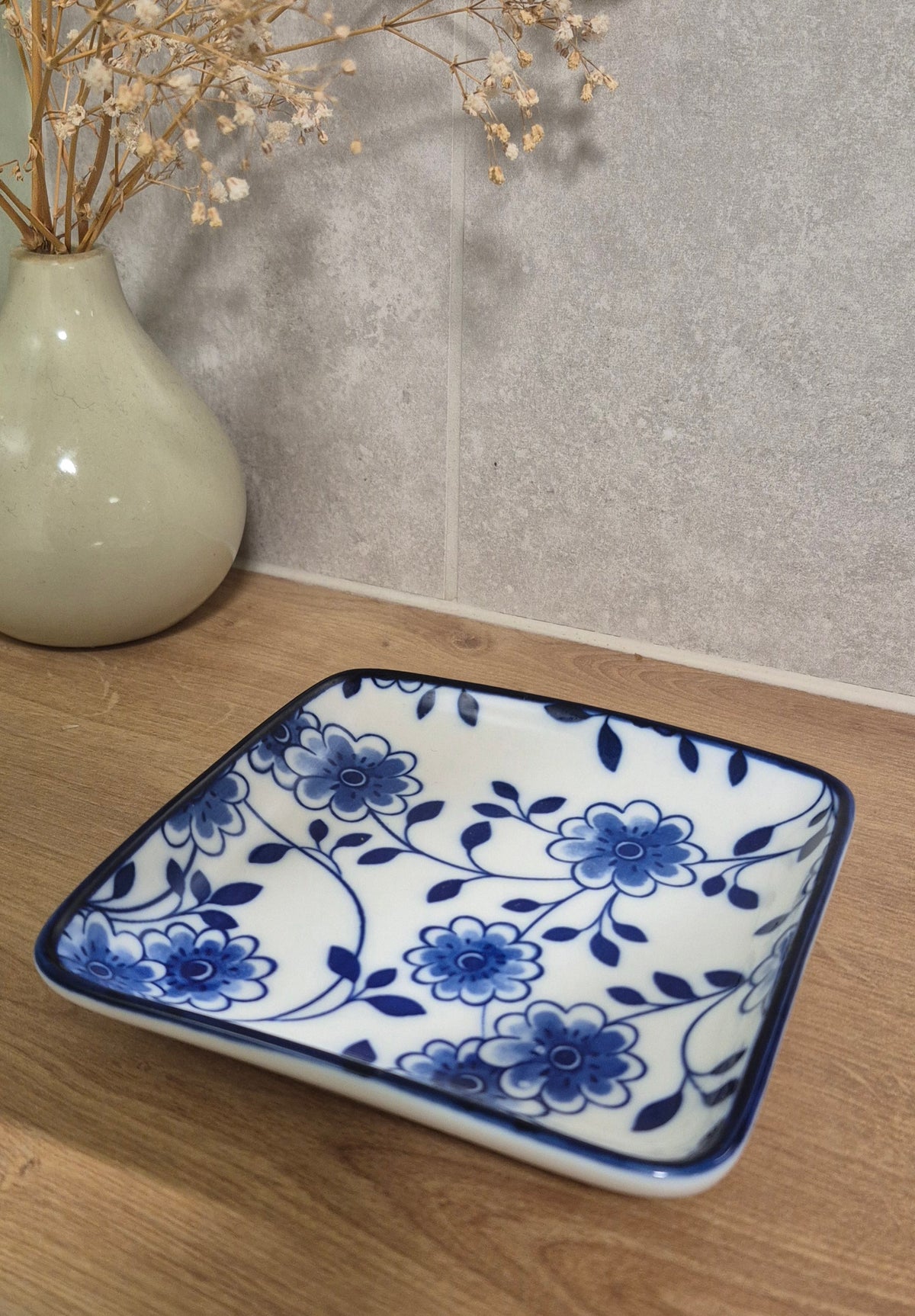 Ceramic blue & white patterned dish