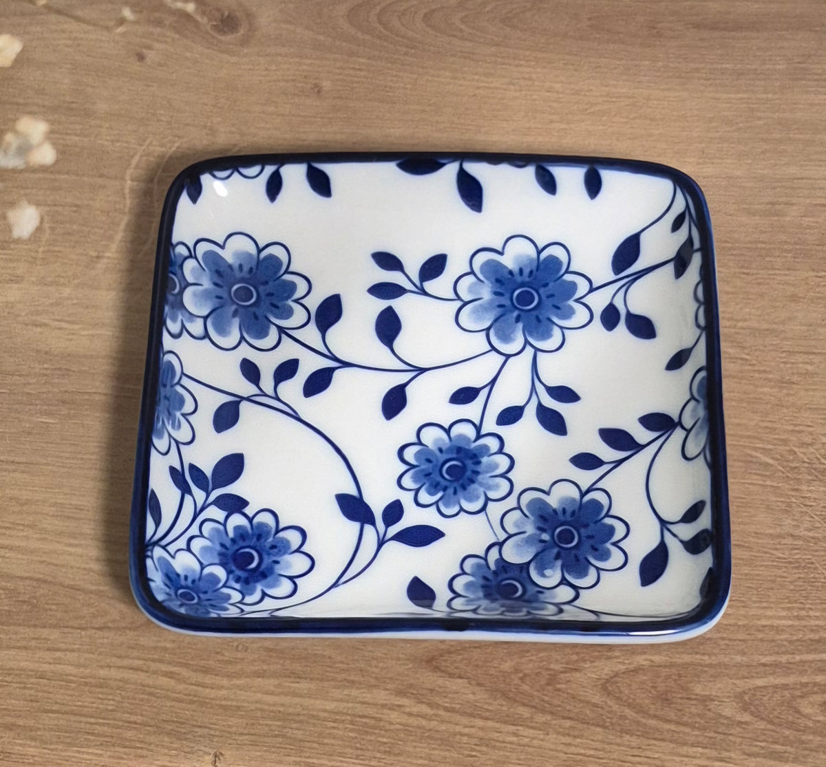 Ceramic blue & white patterned dish