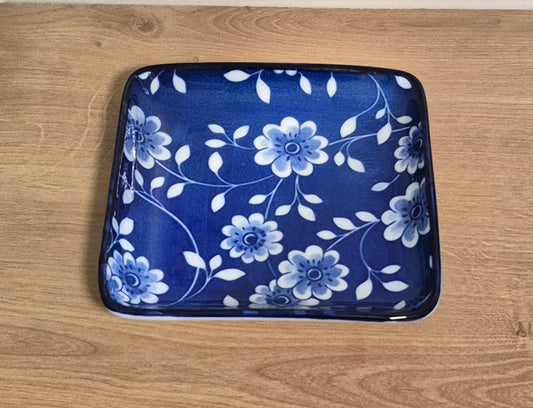 Ceramic blue & white patterned dish